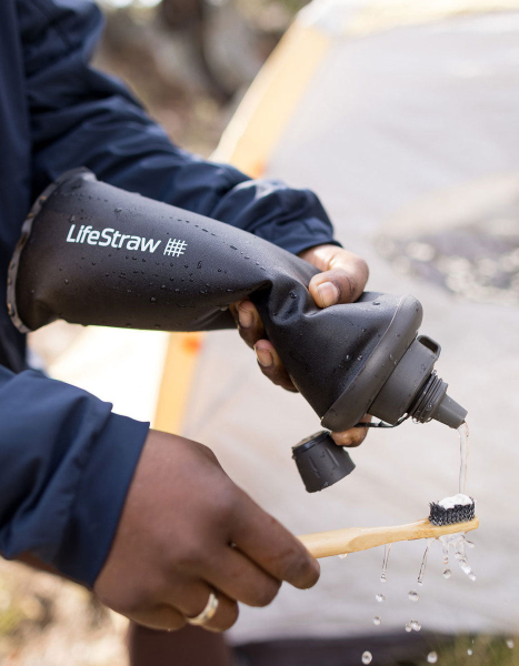 LifeStraw Collapsible Squeeze Water Filter Bottle 650 ml